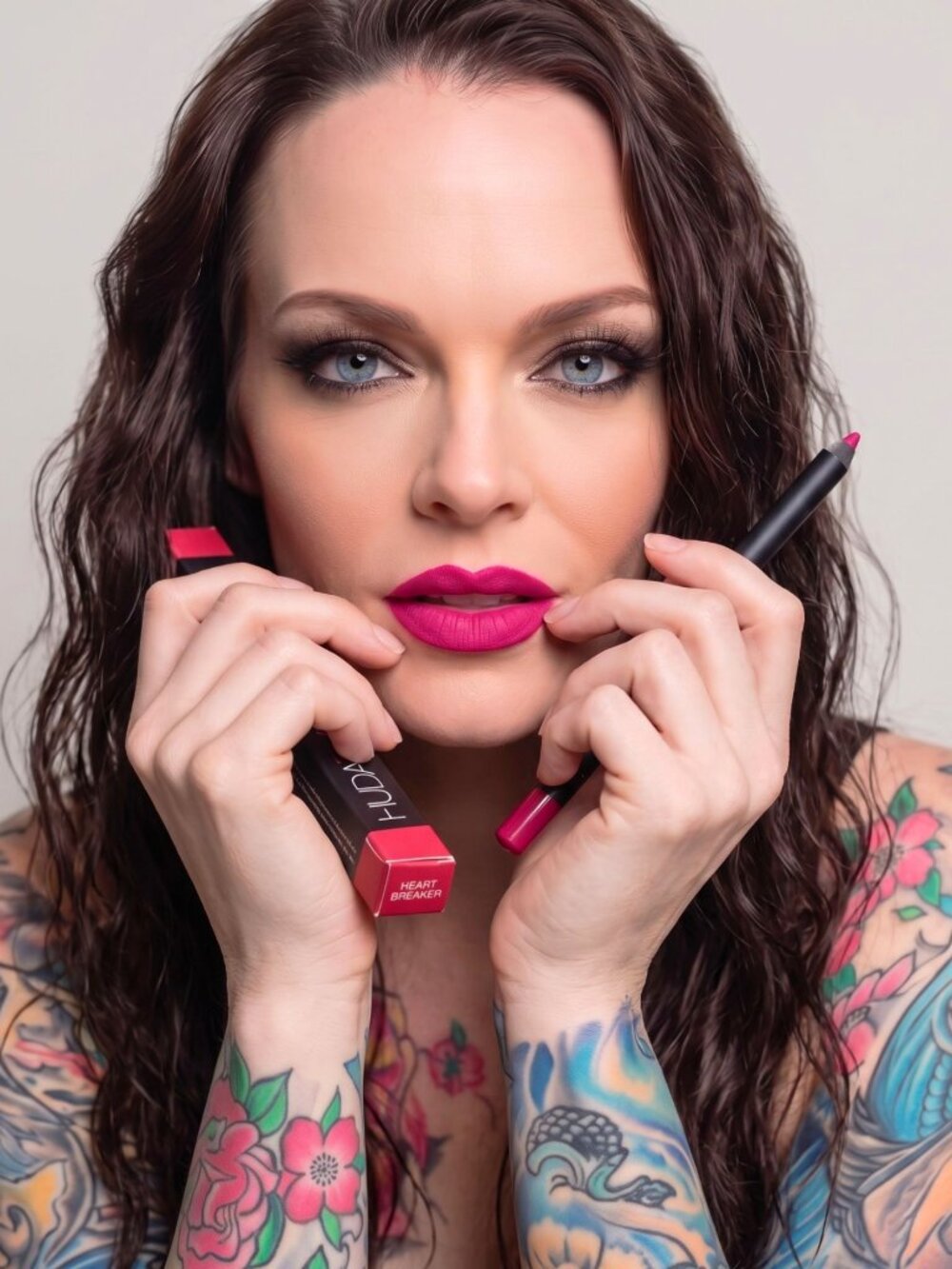 Huda Beauty Lip Contour Pencil Heartbreaker Matte Red Waterproof Liner Sz OS NWT